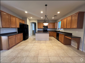 Building Photo - Stunning 4-Bedroom Home with 3-Car Garage