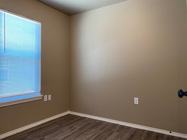 Building Photo - 7401 Waco Ave