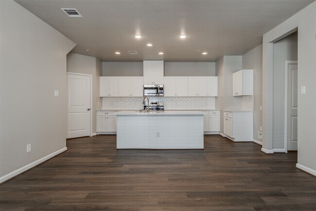Building Photo - 123 Pk Pl Cir