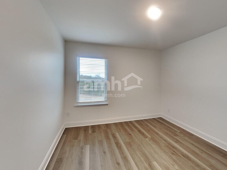 Building Photo - 6059 Rosemore Ln