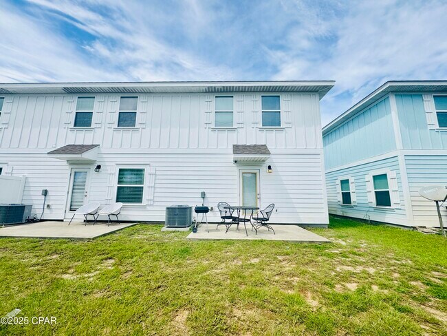 Building Photo - 7478 Shadow Lake Dr