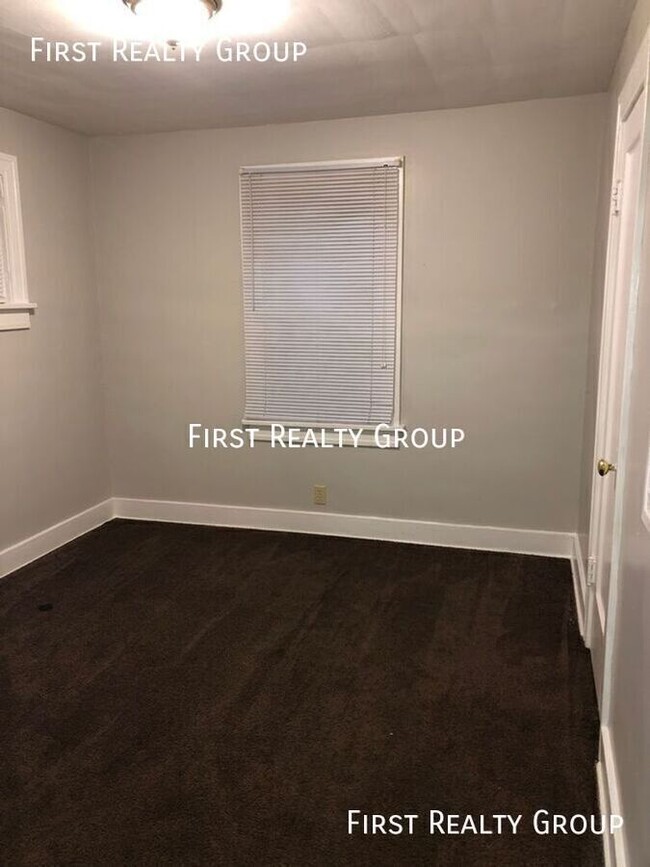 Building Photo - Holiday Move in Special, $100 off 1st mont...