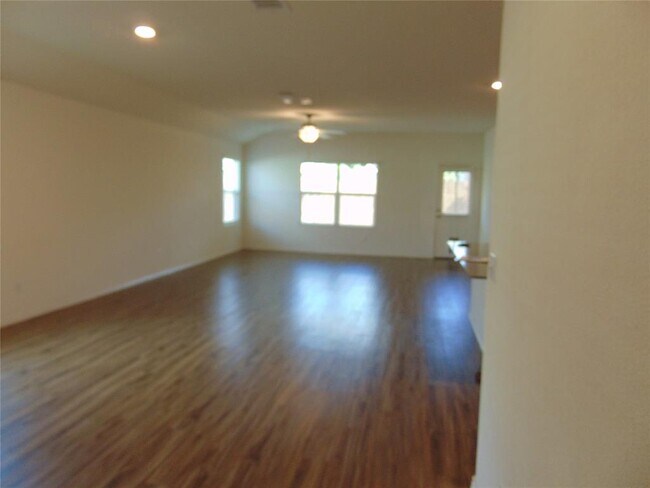 Building Photo - 181 Crystal River Rd