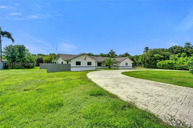 Building Photo - 22421 SW 184th Ave