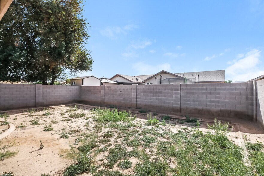 Building Photo - 2829 W Grenadine Rd