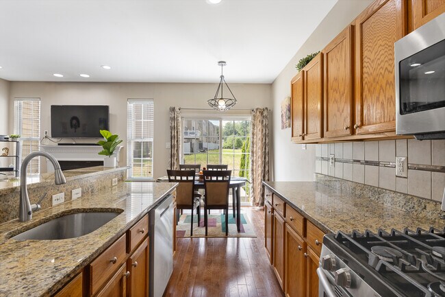 Building Photo - 9 Crest Ct