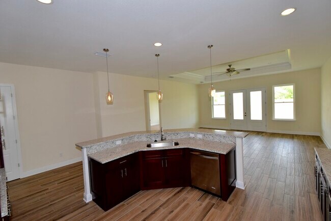 Building Photo - 12120 Lyndell Plantation Dr