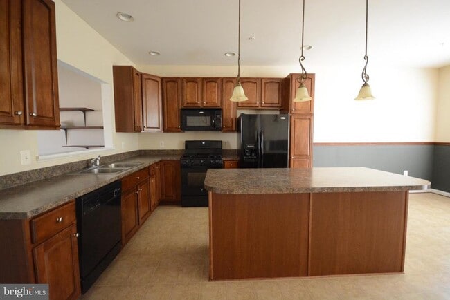 Building Photo - 421 Green Fern Cir