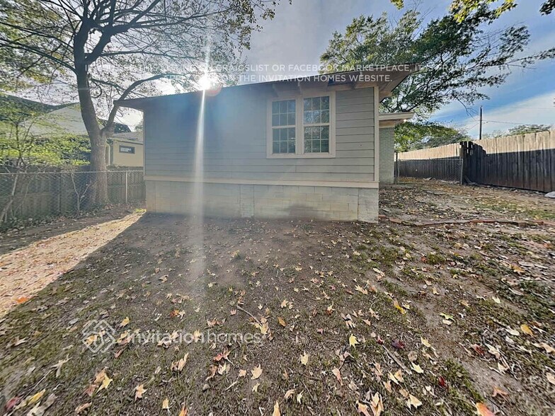 Building Photo - 142 Dahlgren St SE