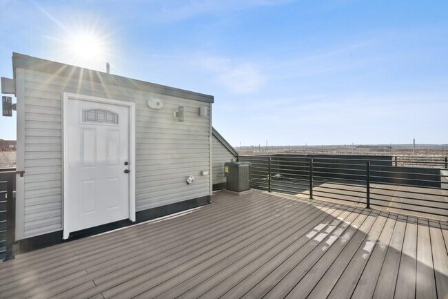 Building Photo - 122 Terrace Ave
