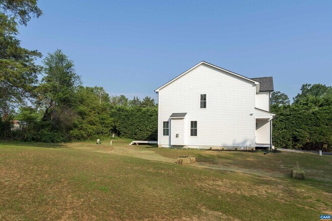 Building Photo - 1809 Old Orchard Rd
