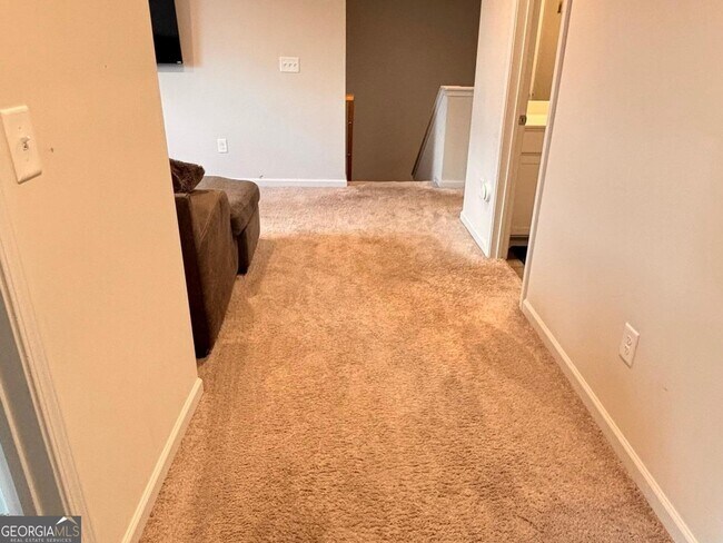 Building Photo - 110 Summit Pointe Ln