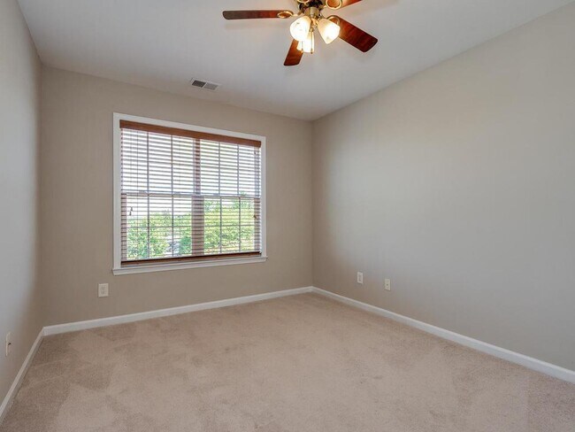 Building Photo - Ballantyne 3 Bedroom Townhome-Perfect Location!