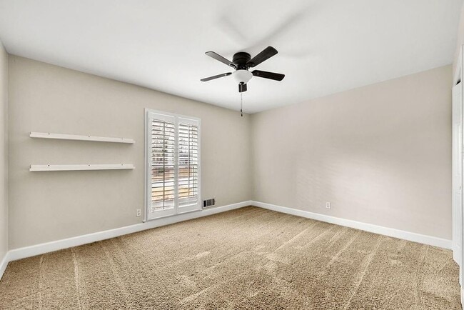 Building Photo - 161 Deerwood Cir