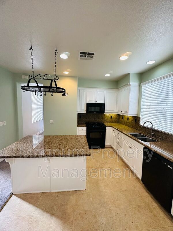 Building Photo - 37168 Galileo Ln