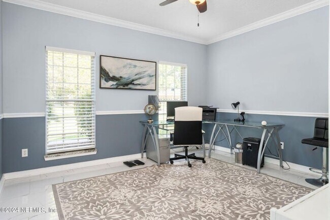 Building Photo - Fully Furnished Home