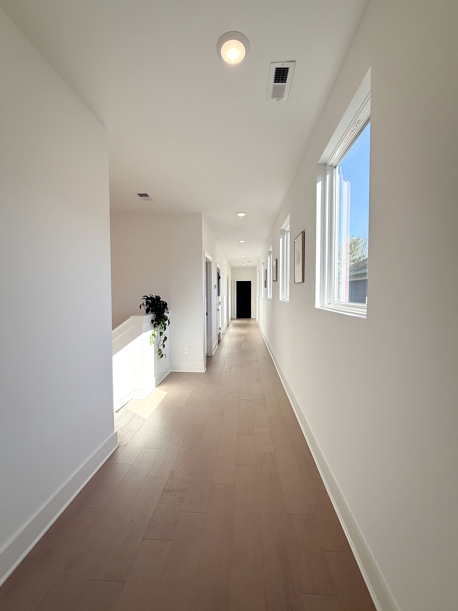 Building Photo - 2010 14th Ave N