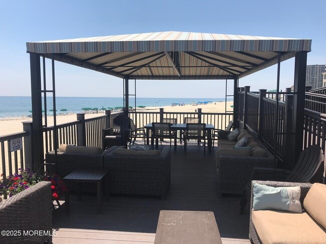 Building Photo - 675 Ocean Ave N