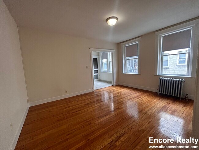 Building Photo - 131 Washington St