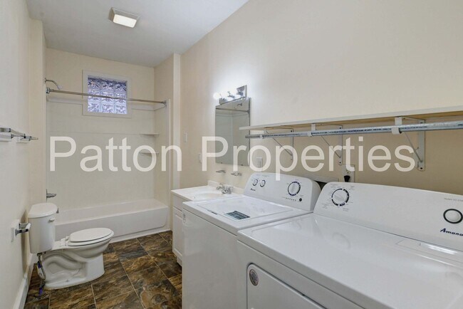 Building Photo - Five Points Home