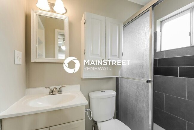 Building Photo - 3 Bedroom Pet-Friendly Home in Florissant, MO with Main Street Renewal