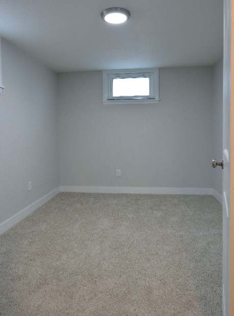 Building Photo - "Charming 3-Bed Oasis with Gleaming Hardwood Floors in Cheyenne - 1200 Sq Ft of Comfort!"