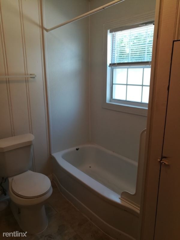 Building Photo - 5412 Meandering Rd