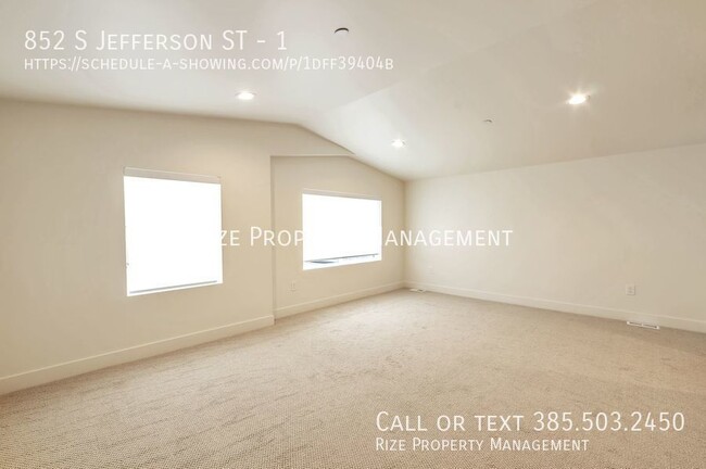 Building Photo - 852 Jefferson St W