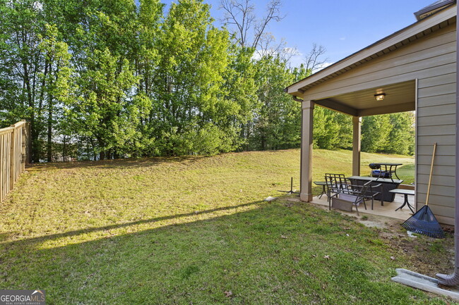 Building Photo - 6870 Diamond Dr