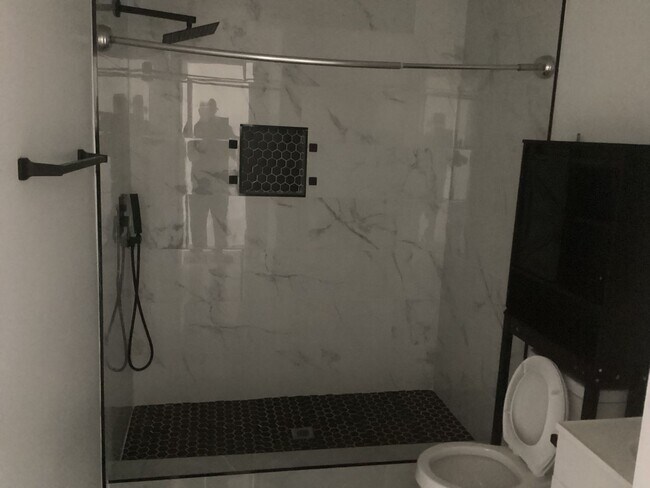 Building Photo - Newly updated home in North Gadsden