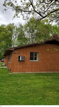 Building Photo - 21 W Parkwood Dr