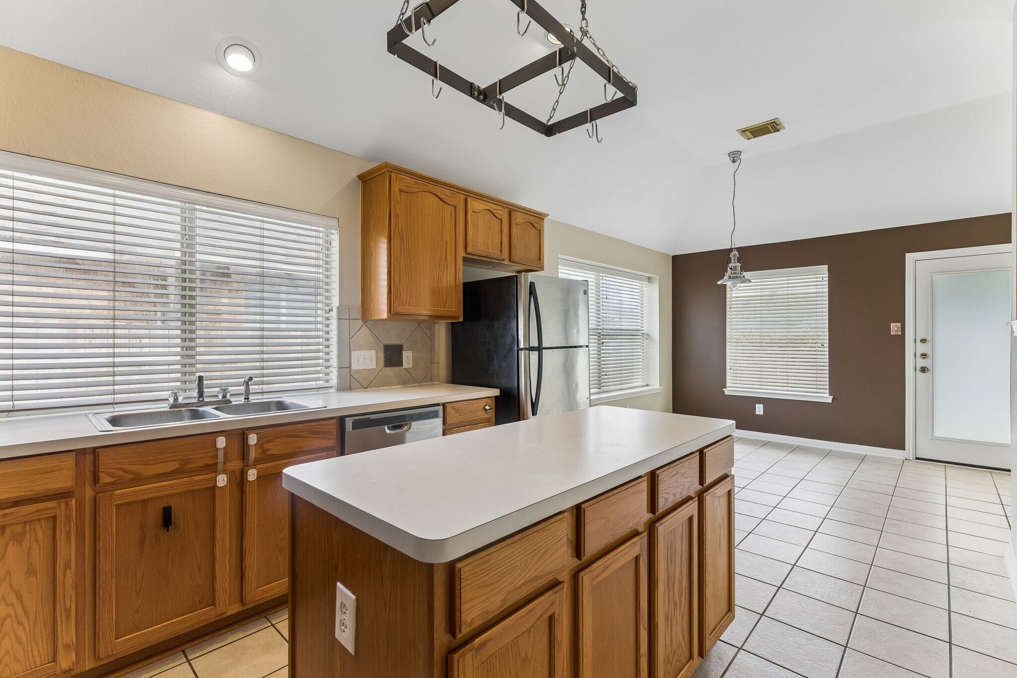 Building Photo - 7206 W Magic Mountain Ln