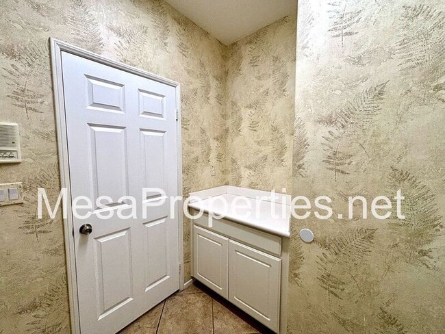 Building Photo - 11677 Ellington St