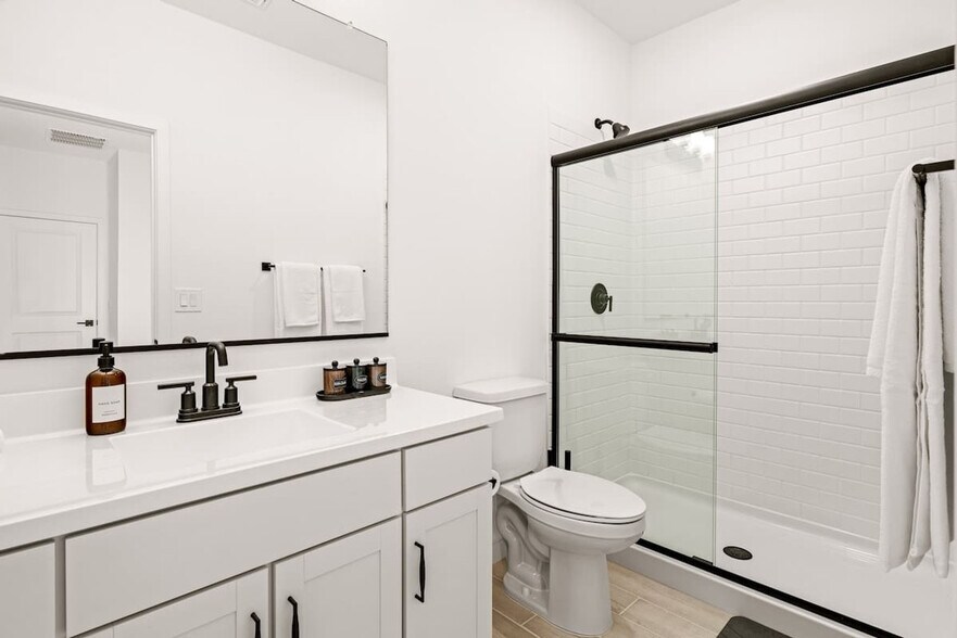 Building Photo - 7868 N 79th Dr