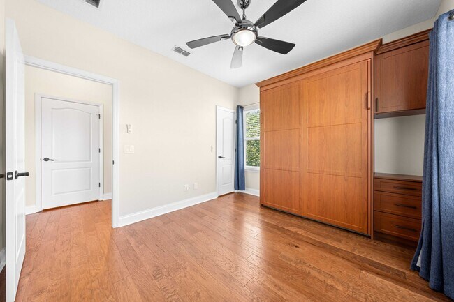 Building Photo - 8393 Laureate Blvd