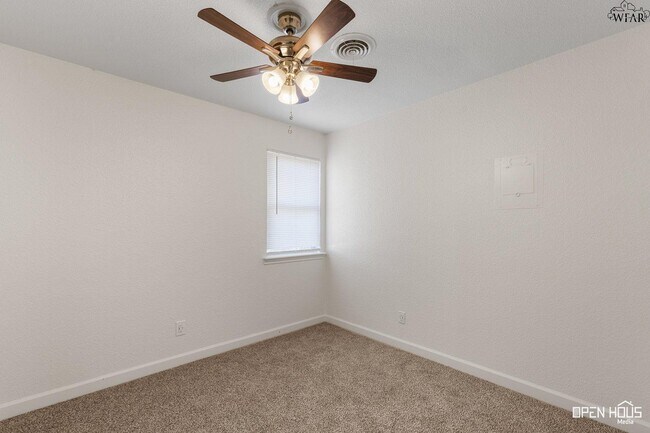 Building Photo - 4717 Bonny Dr