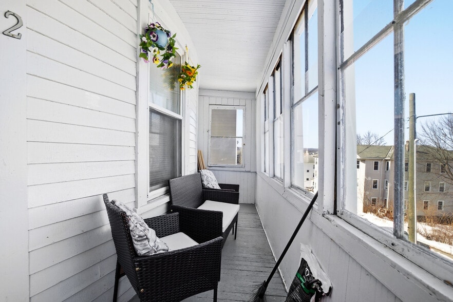 Building Photo - 12 Hillside St