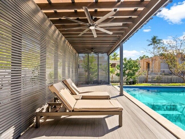 Building Photo - 201 Golden Beach Dr