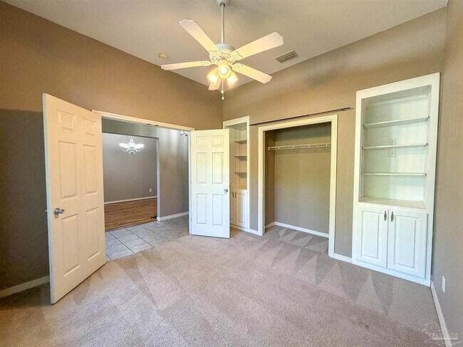 Building Photo - 3977 High Bridge Dr