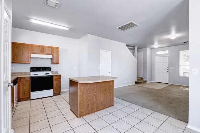 Building Photo - 10302 Lateleaf Oak
