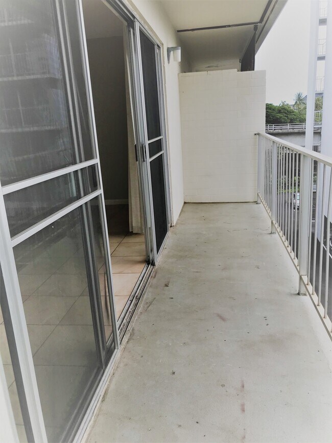 Building Photo - 2873 S King St