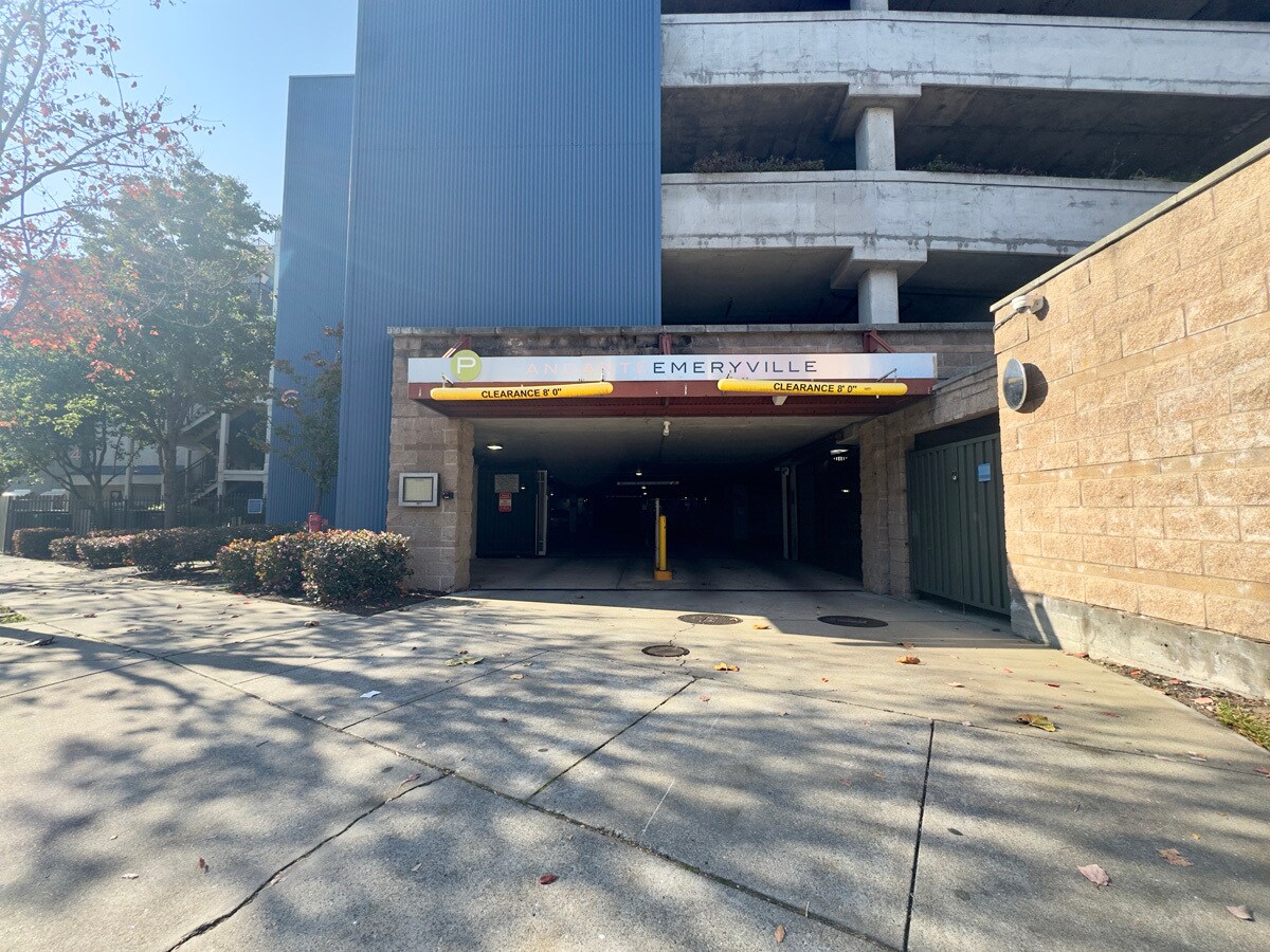 Building Photo - 1121 40th St