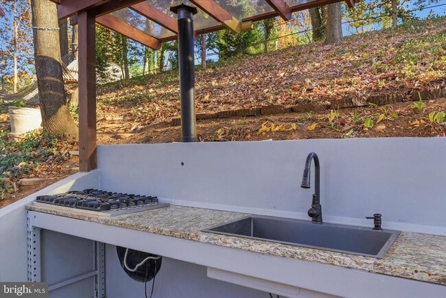 Building Photo - 7203 Arthur Dr