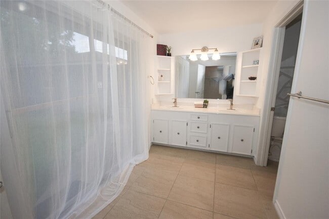 Building Photo - 10922 FM1764