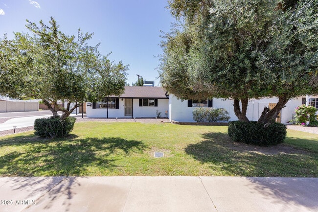 Building Photo - 1305 W Romo Jones St