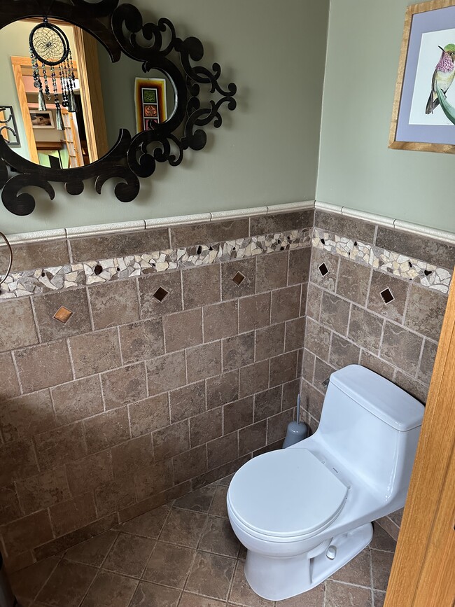 Building Photo - 16 Gibbons Ln