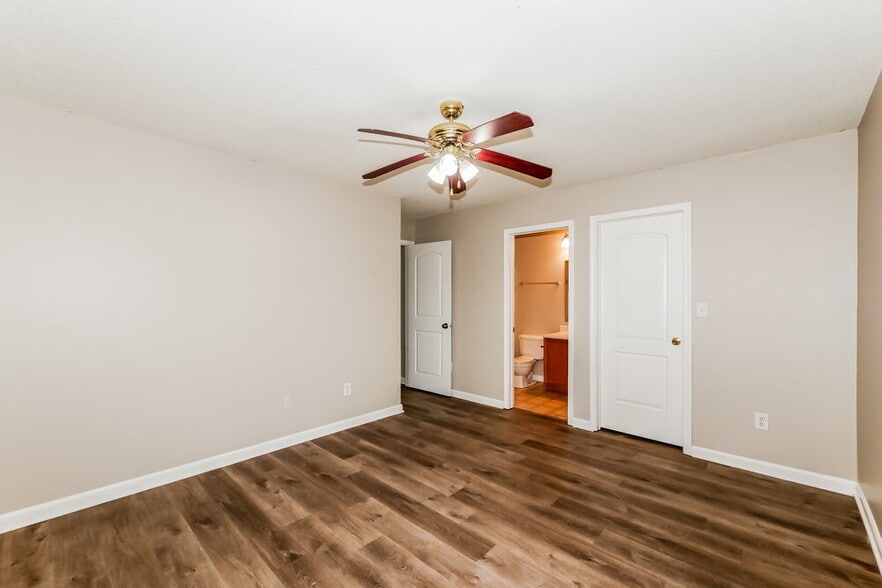 Building Photo - 9723 Centennial Ct