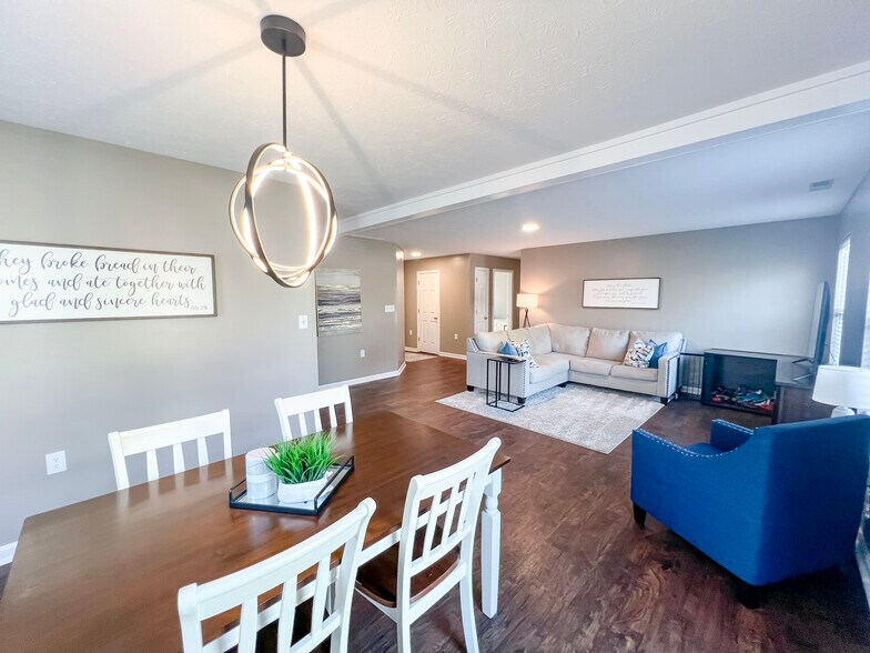 Building Photo - 13255 Summerwood Ln