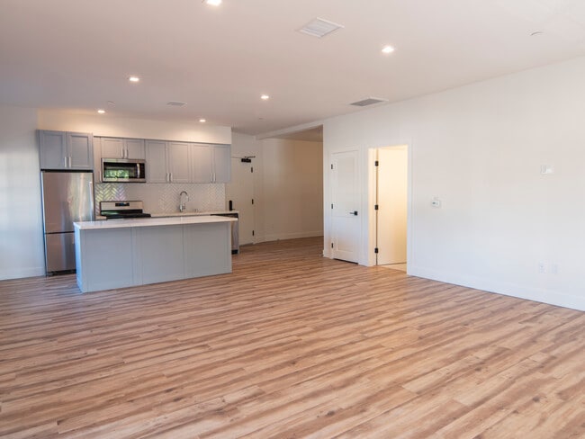 Building Photo - 5359 W Adams Blvd