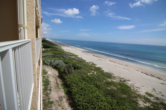 Building Photo - REEF CONDO DIRECT OCEAN FRONT